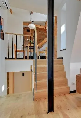 3-Level Apartment With A View Of St Mary\'S Basilica By Downtown Apartments