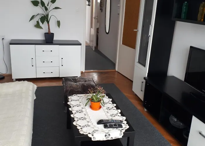 Piastowska 90 C, 2-Pokojowe Mieszkanie Do Wynajecia