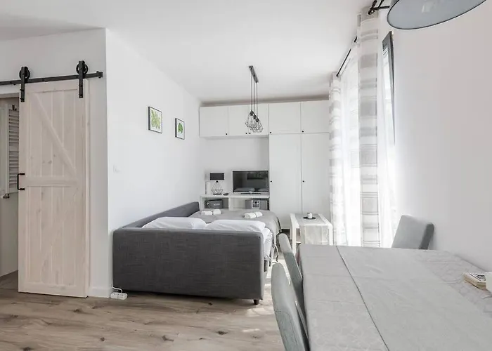 Close-Urban Chic - Great Location - Kamienica Kollotaja