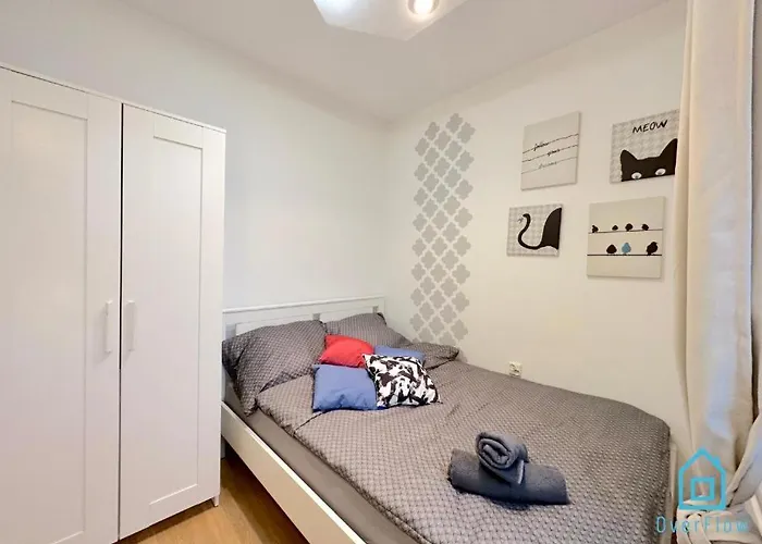 Downtown Room