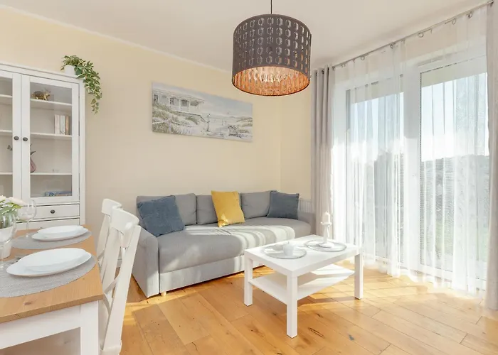 Sunny Apartment With Parking & Garden By Noclegi Renters