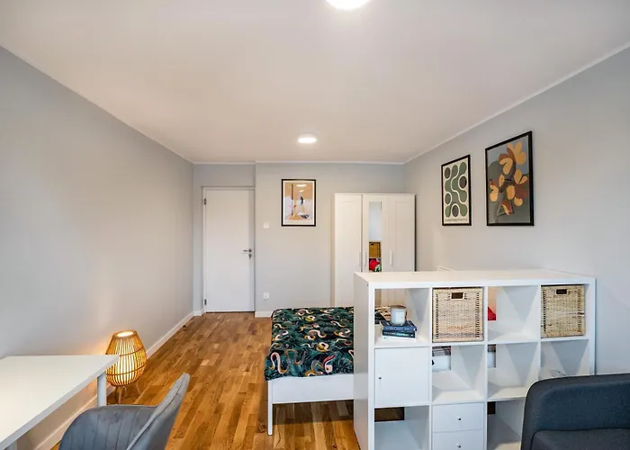 Frida By Grand Apartments