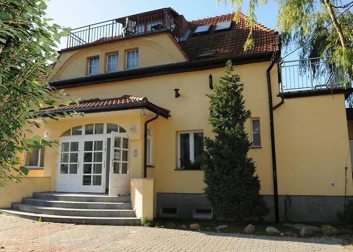 Willa Zlota Plaza