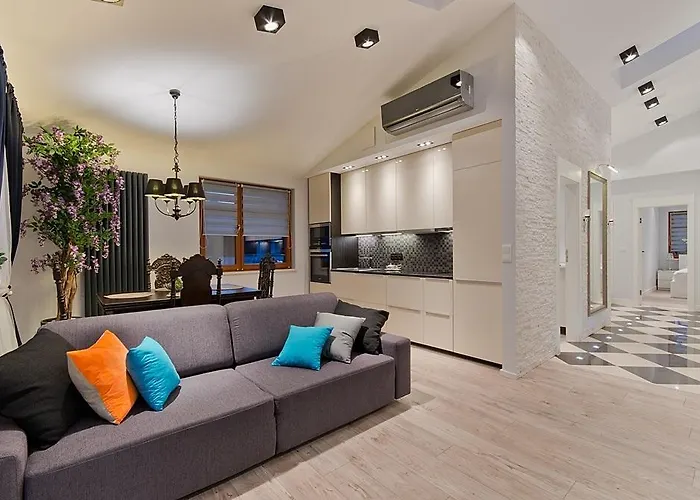 Strand Apartments