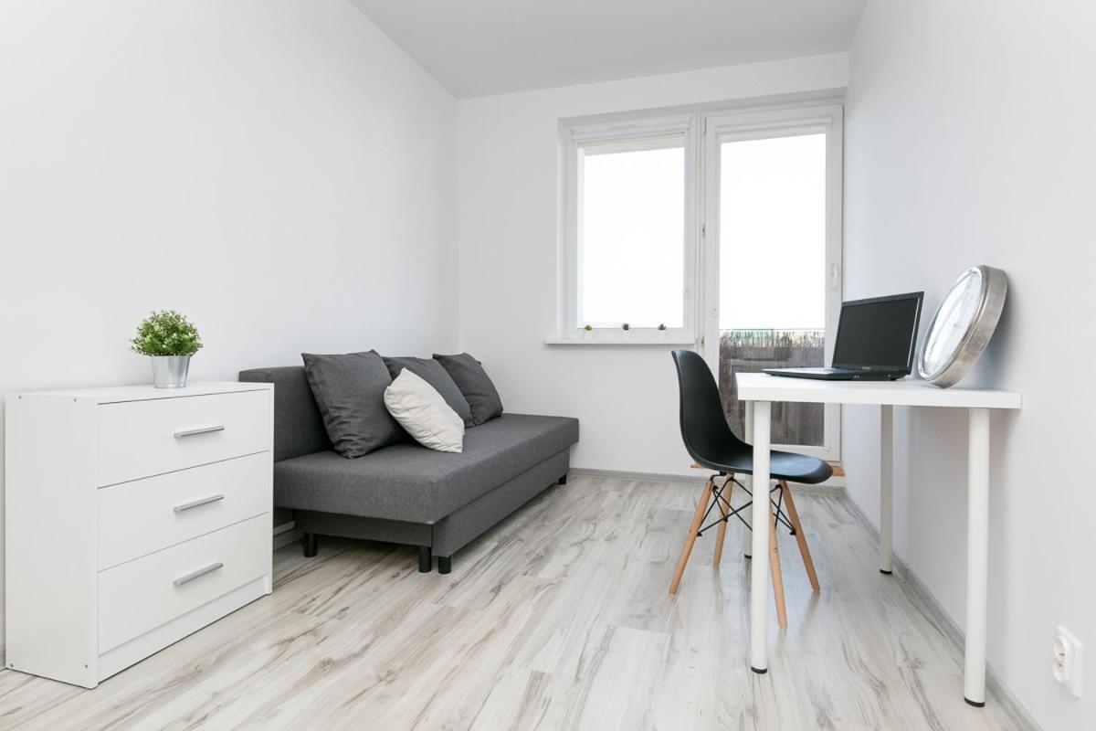 Rooms4less *