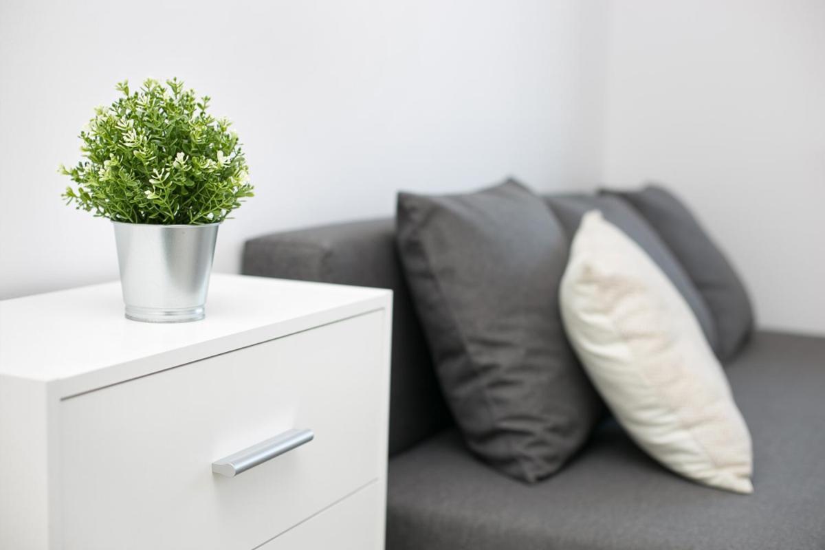 Guest house Rooms4less *