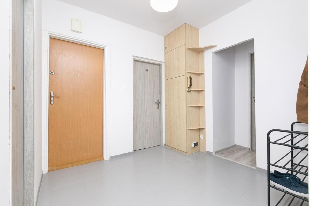 Rooms4less