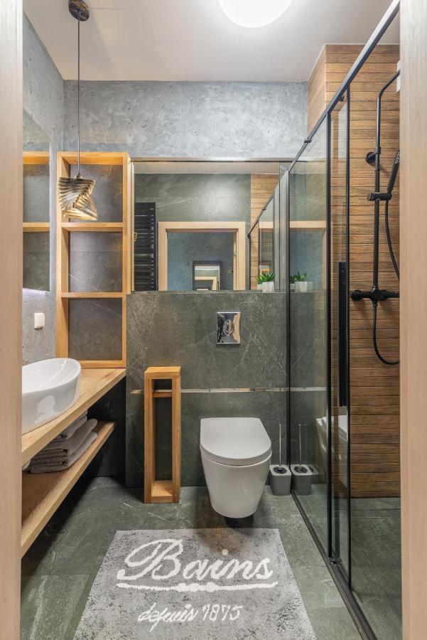 Grey Horse Apartment