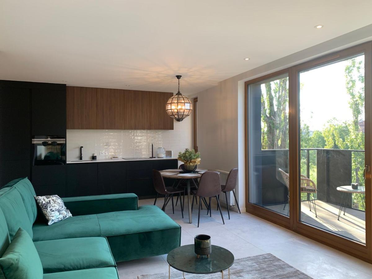 Baltic Riviera - Garden Sanctuary Retreat Apartment Gdansk