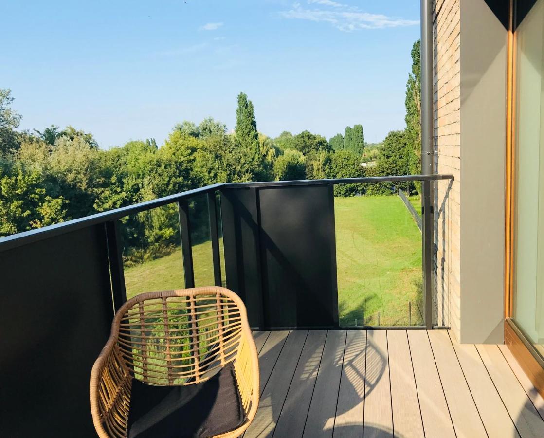 Baltic Riviera - Garden Sanctuary Retreat Apartment Gdansk