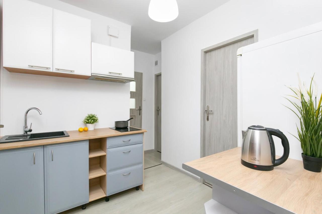 Rooms4less *