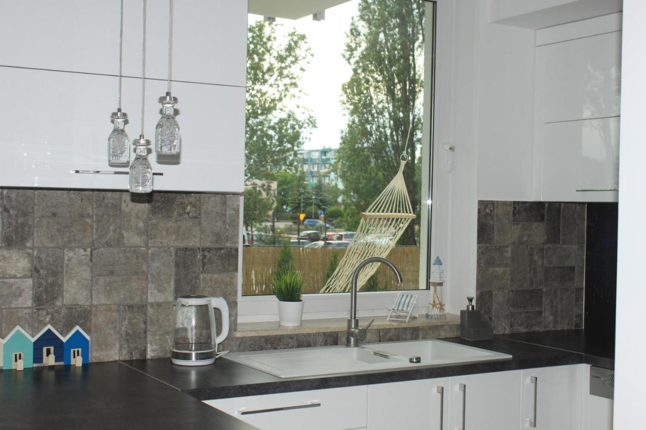Apartment Sunny Sleeps 4 By The Beach With Garden Patio - Przymorze