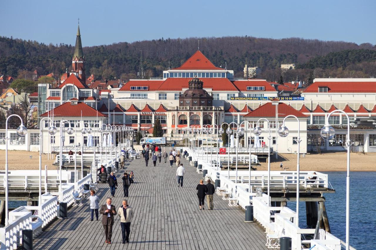 Sunny Sleeps 4 By The Beach With Garden Patio - Przymorze Gdansk