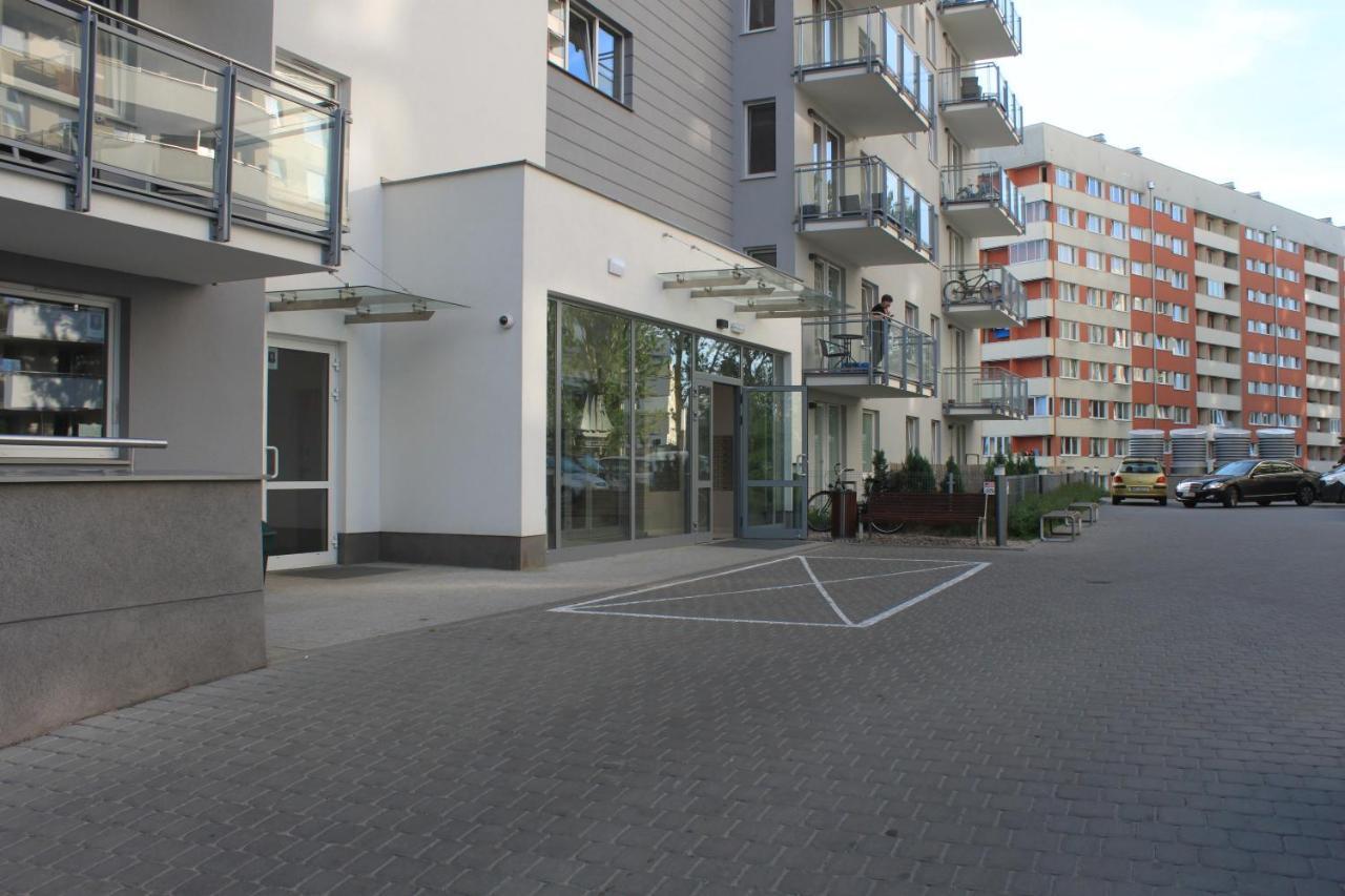 Apartment Sunny Sleeps 4 By The Beach With Garden Patio - Przymorze