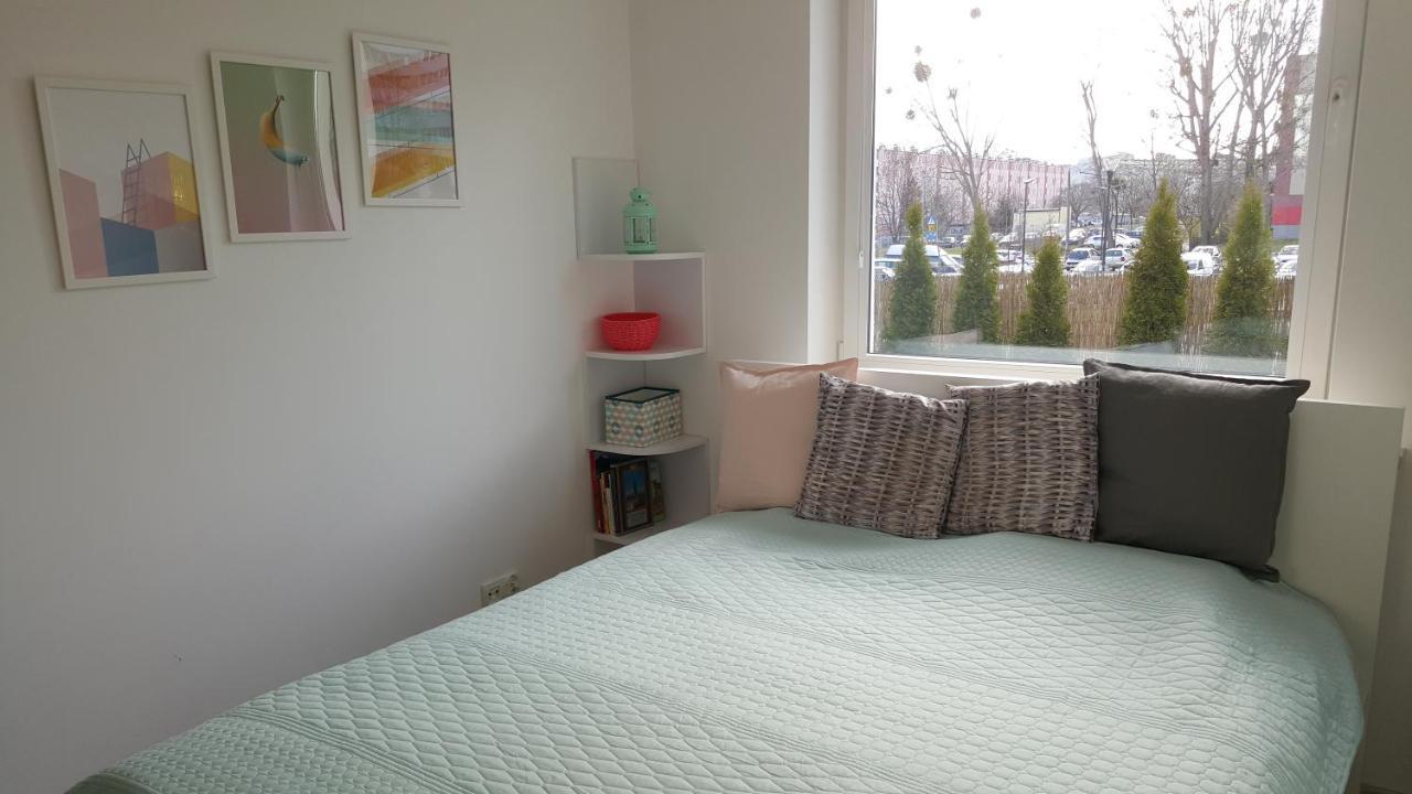 Sunny Sleeps 4 By The Beach With Garden Patio - Przymorze *