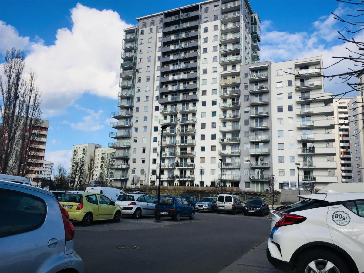 Sunny Sleeps 4 By The Beach With Garden Patio - Przymorze Apartment Gdansk