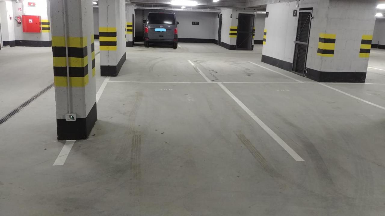 Old Town Mirror - Garage Leilighet *