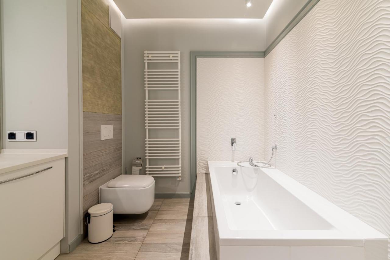 Apartment Szafarnia 5 *