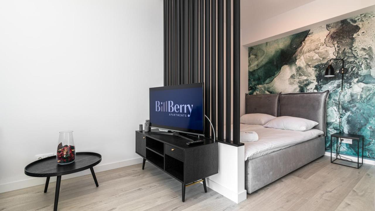17th Floor Sea View - Billberry Apartment *