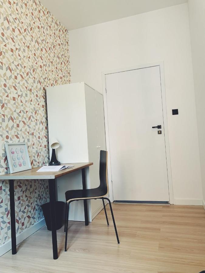 Rooms4less Guest house