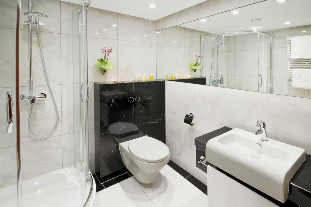 Hotel Fahrenheit 3*