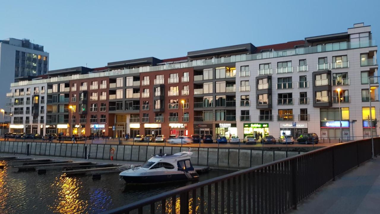 Waterlane W Oknami Na Rzeke - Marina View Apartment Gdansk