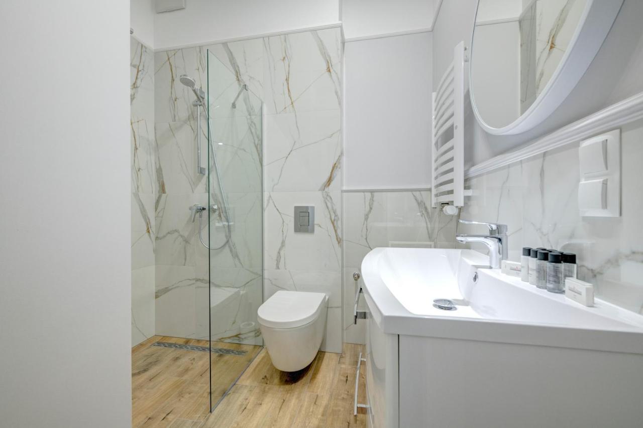 Dom & House - Waterlane Vintage