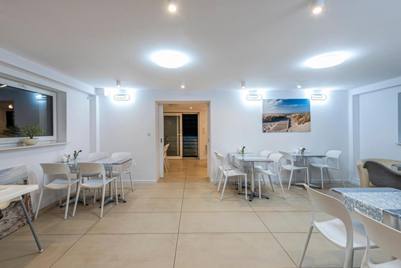 Bed & Breakfast Albatros Happy 2*