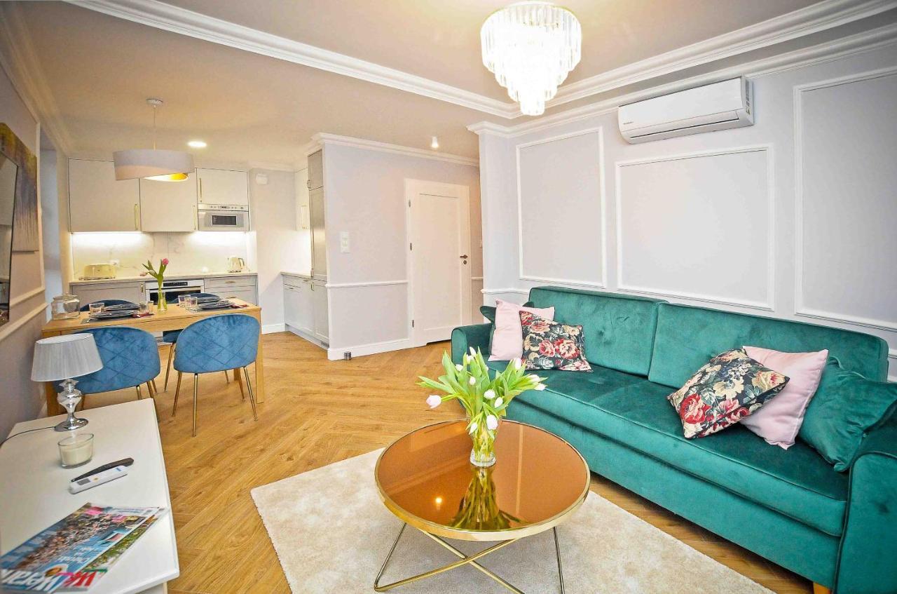 Elegant Oldtown Marina Apartment Gdansk