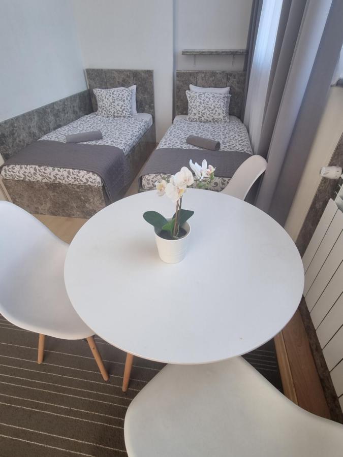 Ela Bed & Breakfast 3*