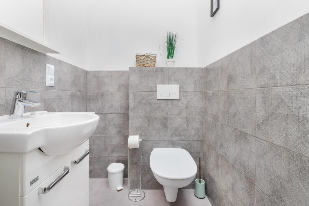Deluxe Sucha By Renters Apartment Gdansk