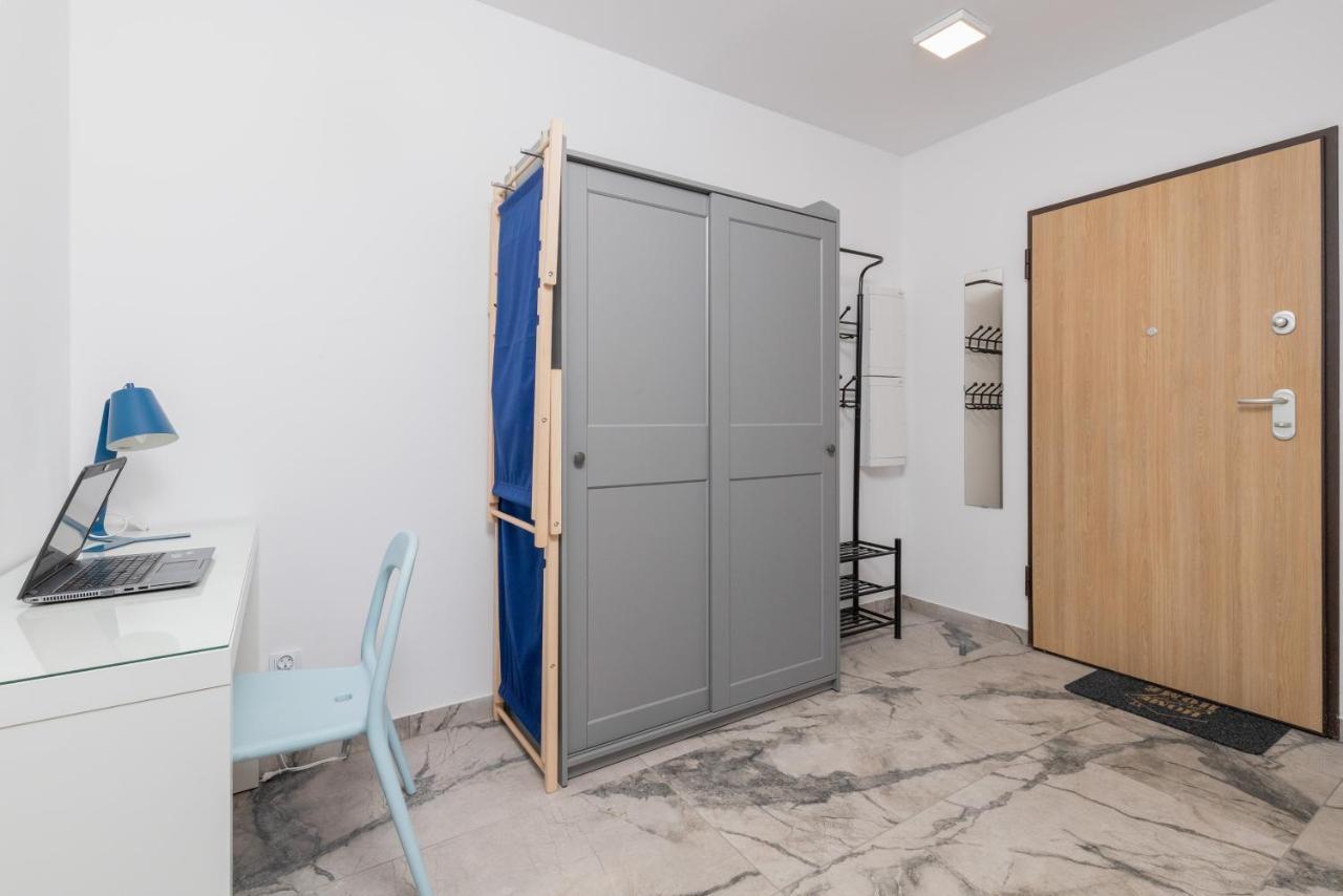 Stylish Rajska With Free Parking In Downtown By Renters Gdańsk
