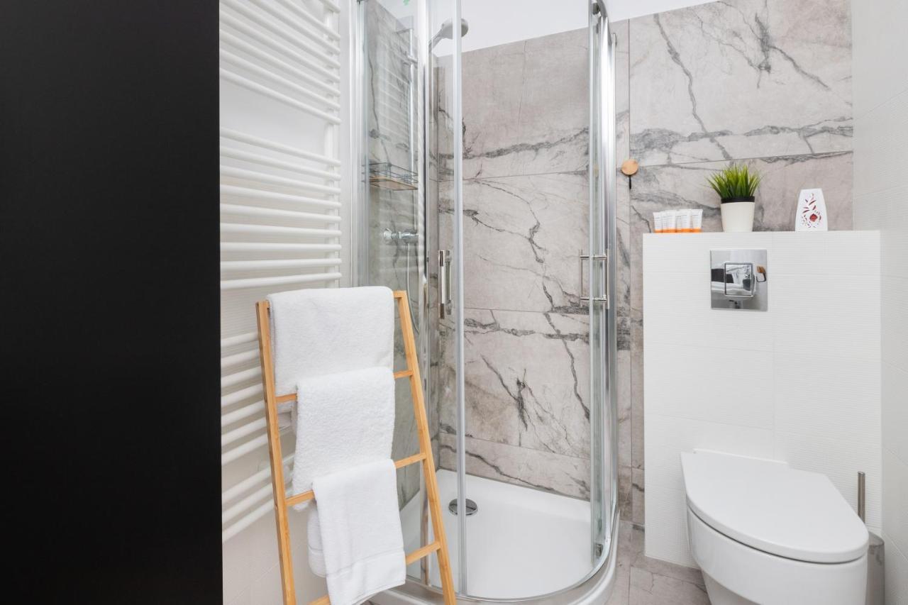 Stylish Rajska With Free Parking In Downtown By Renters Apartamento Gdańsk