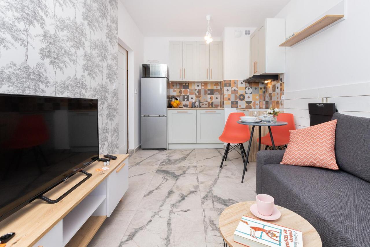 Stylish Rajska With Free Parking In Downtown By Renters Apartamento *