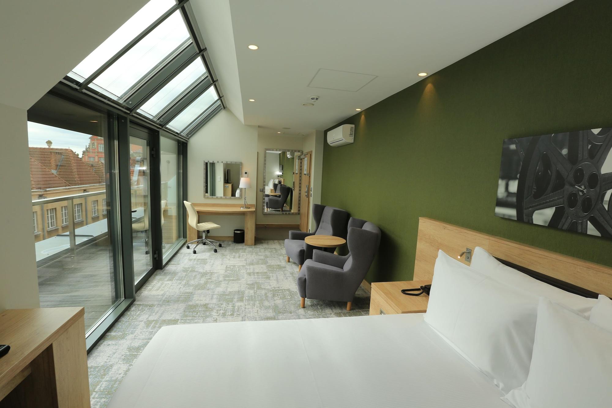 Hotel Hampton By Hilton Old Town 3*