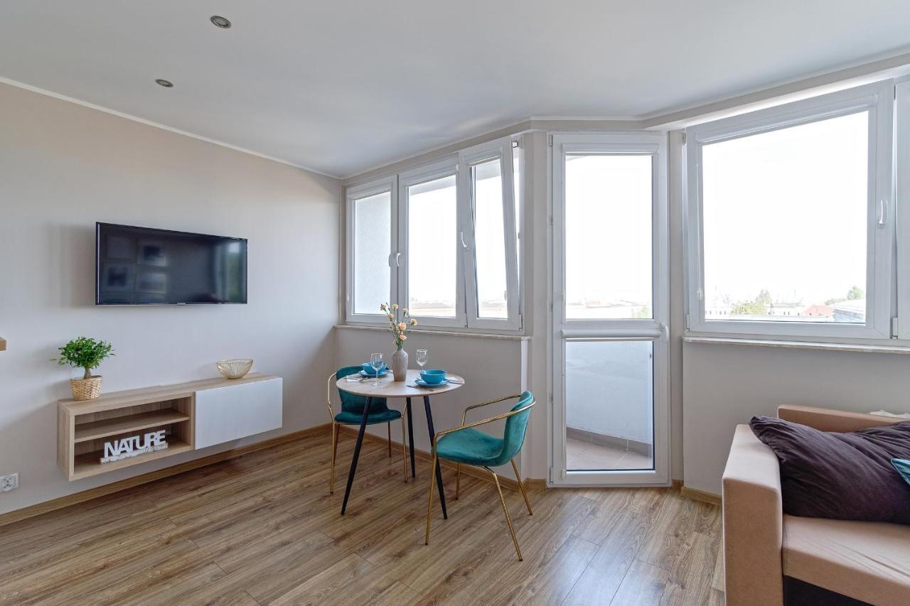 Studio Apartment *