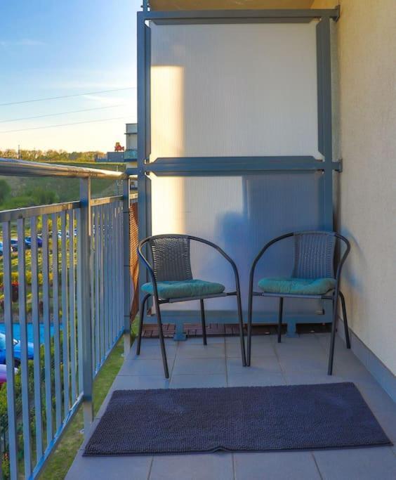 Apartment Rodzinne Mieszkanie 2-pokojowe 50m2 Z Bezplatnym Prywatnym Parkingiem I Balkonem