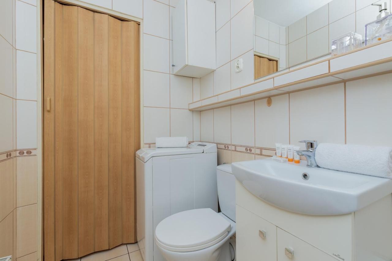 Zabianka Sztormowa With 1 Bedroom By Renters Apartment *