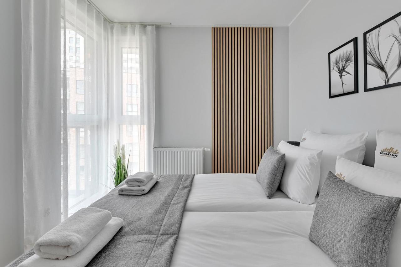 Aura 40 Center & Free Parking By Downtown Apartment