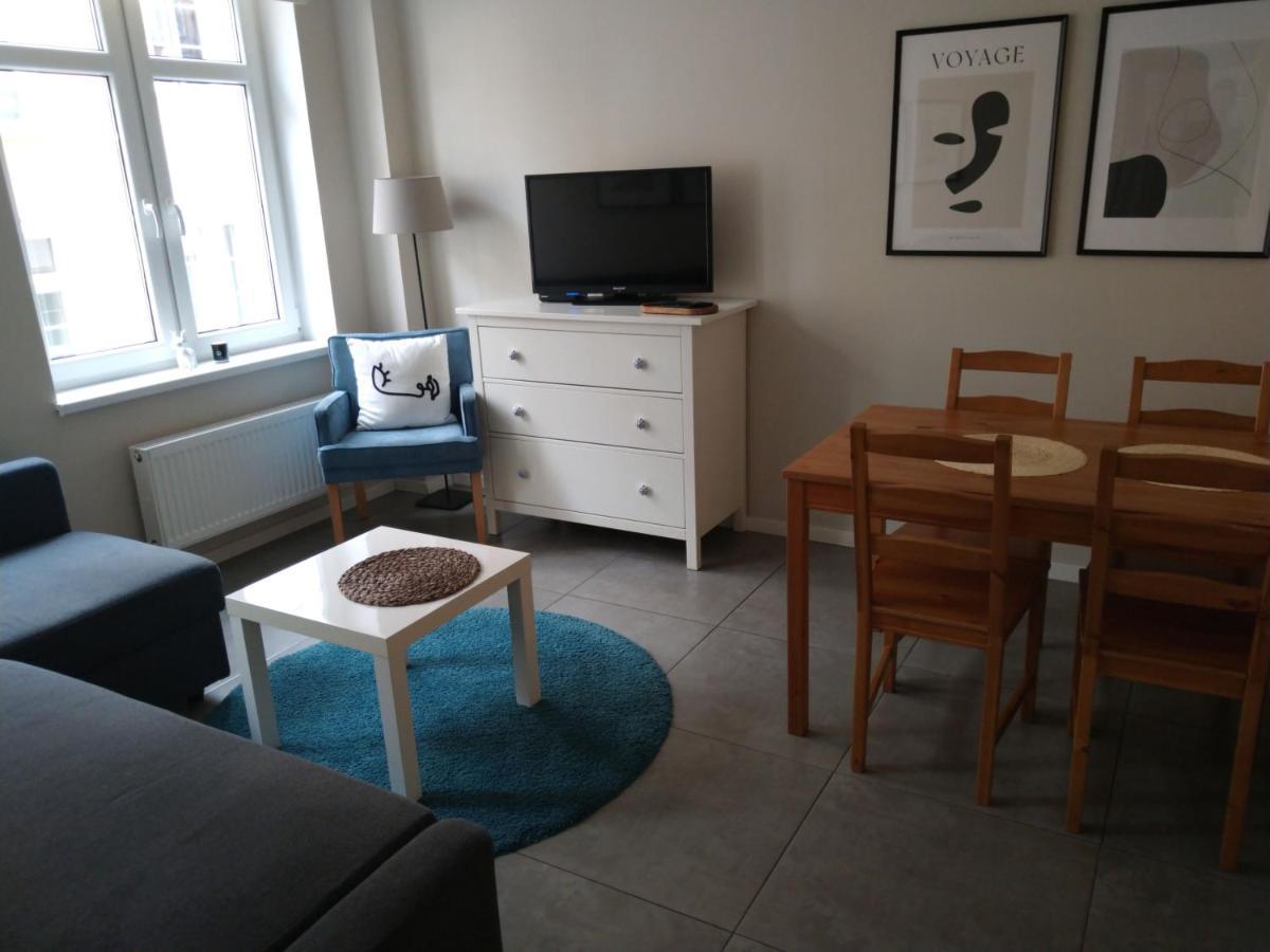 Apartment Feel At *
