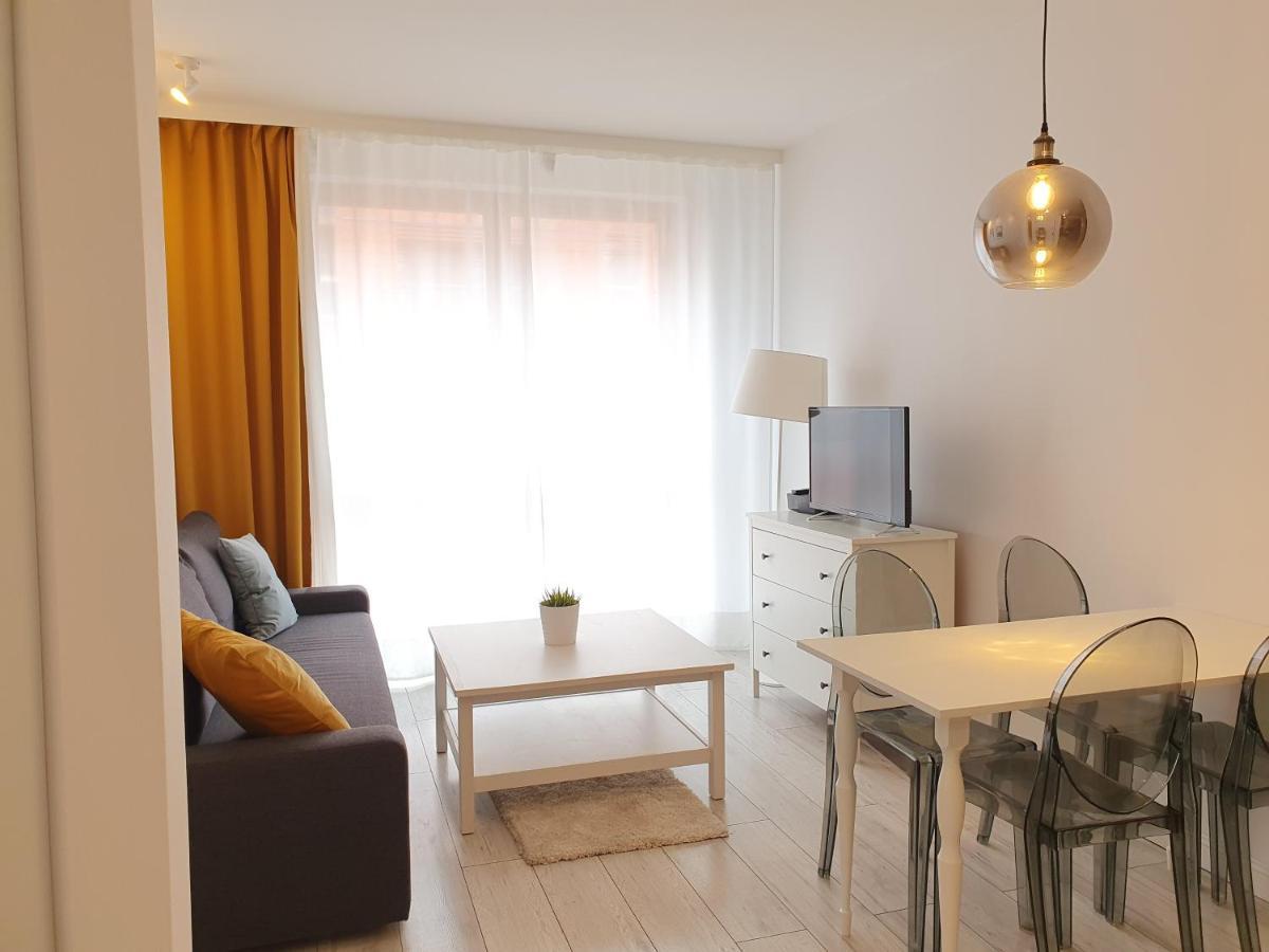 Apartament Aura V Apartment *