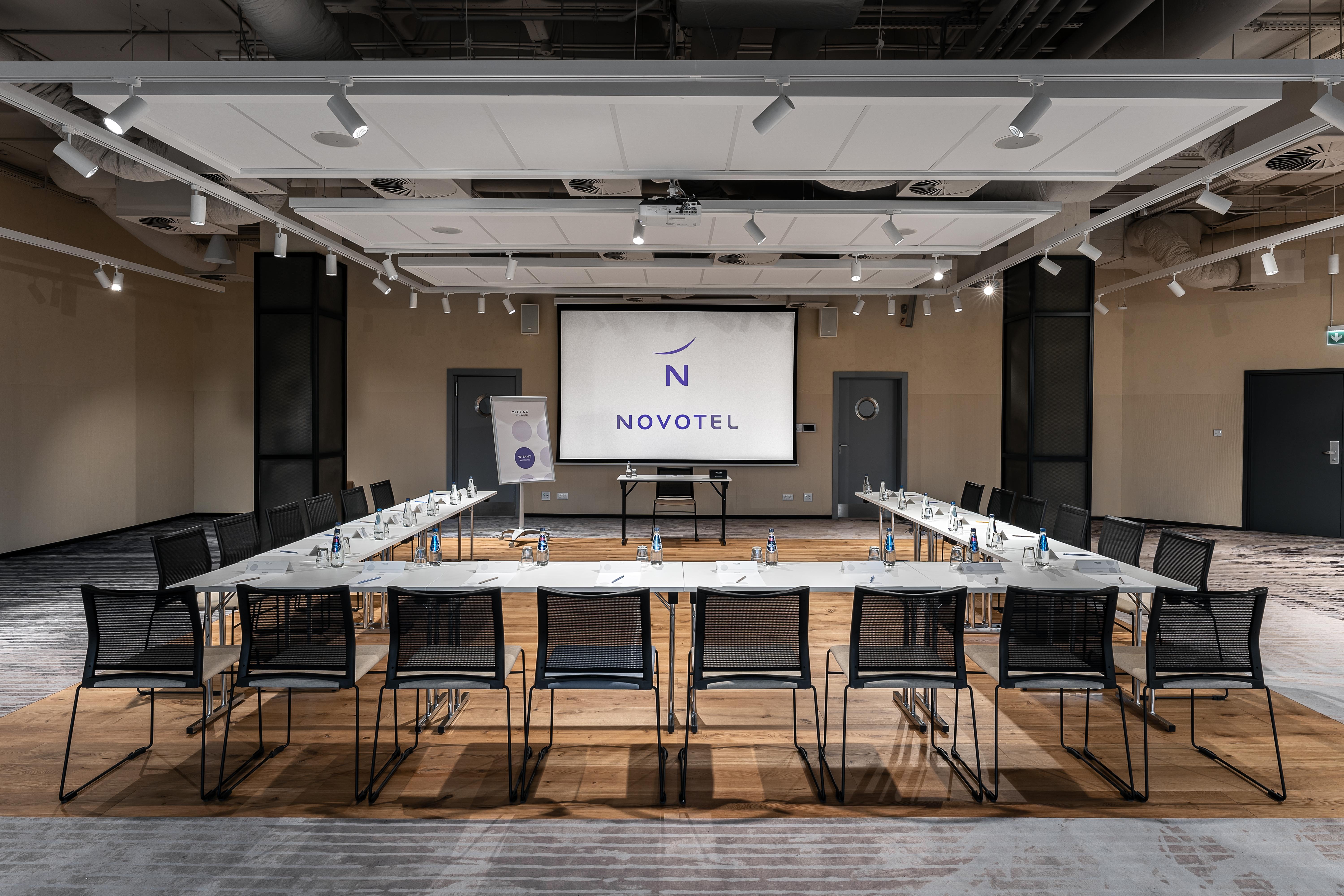 Hotel Novotel Marina 3*