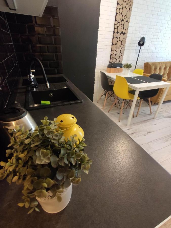 Black House Apartment