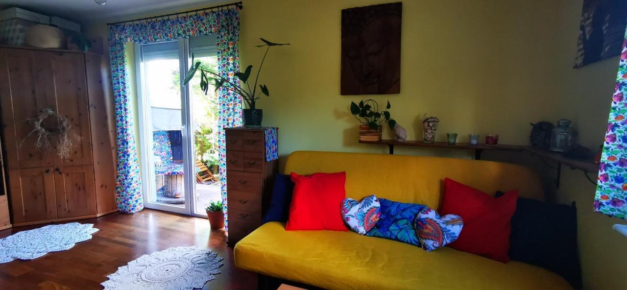 Przytulna Kawalerka Z Ogrodem Apartment