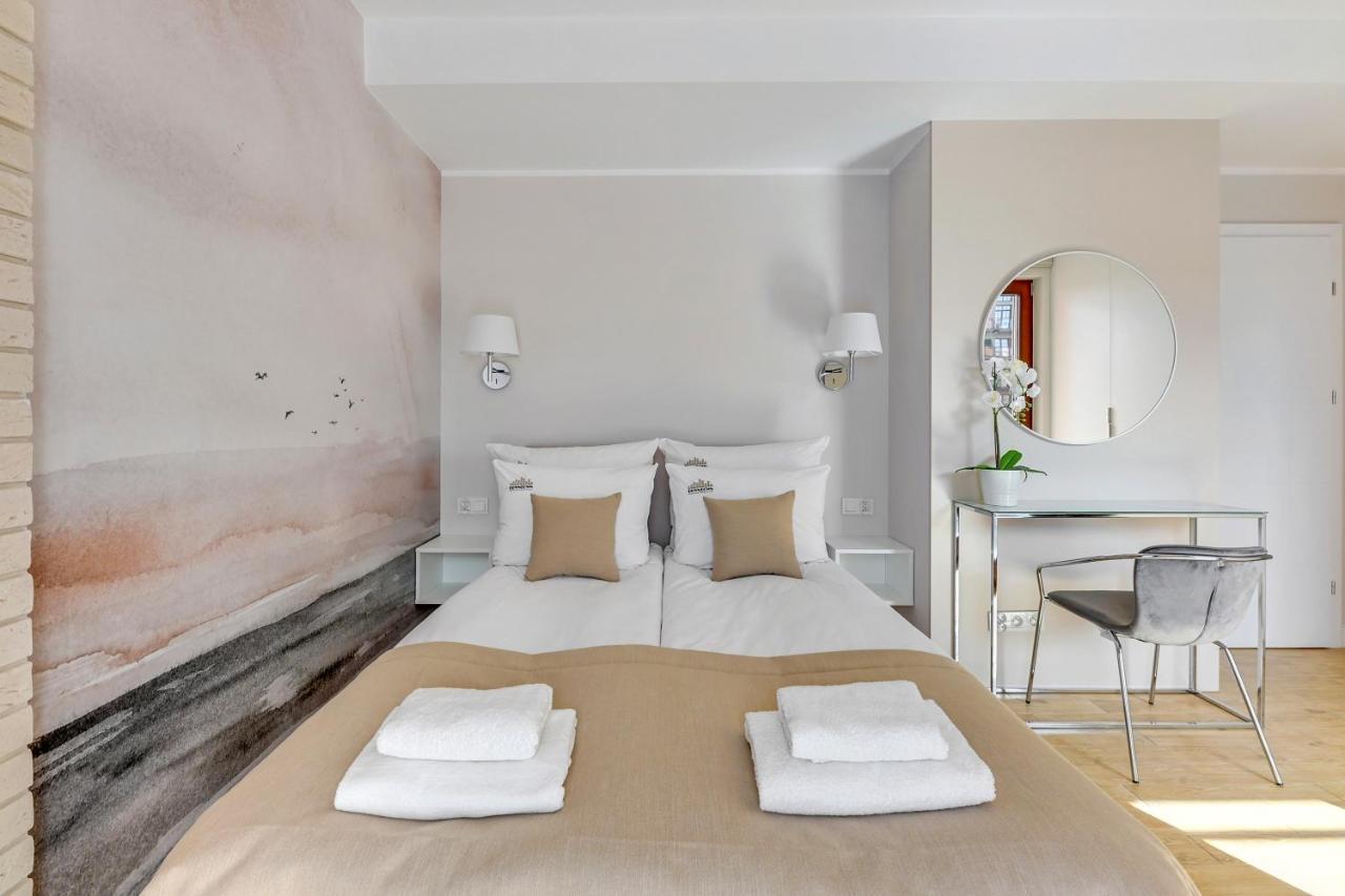 Aura Iii & Free Parking By Downtown Apartment *
