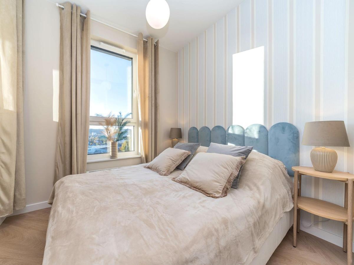 Glow Apartments, Zaspavita