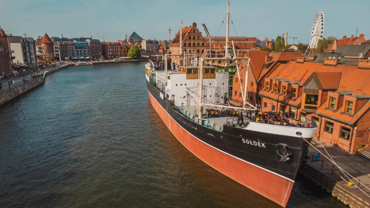 Four Seasons With Parking Place Gdansk