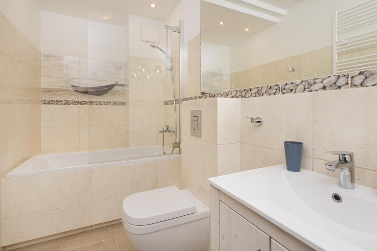 Winter's On The Motlawa River By Renters Apartamento *