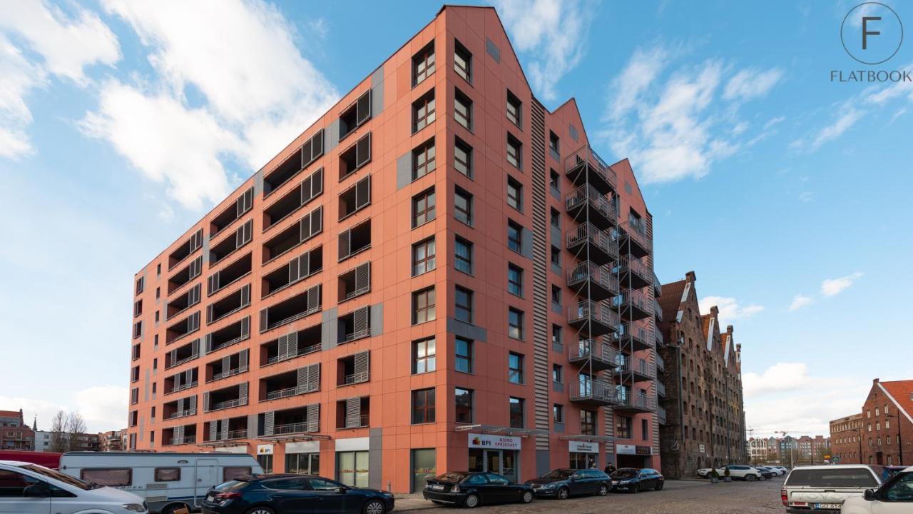 Flatbook Waterlane Island With Riverview Apartment