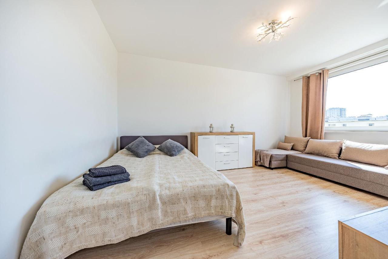 Hello Park Reagana Apartment